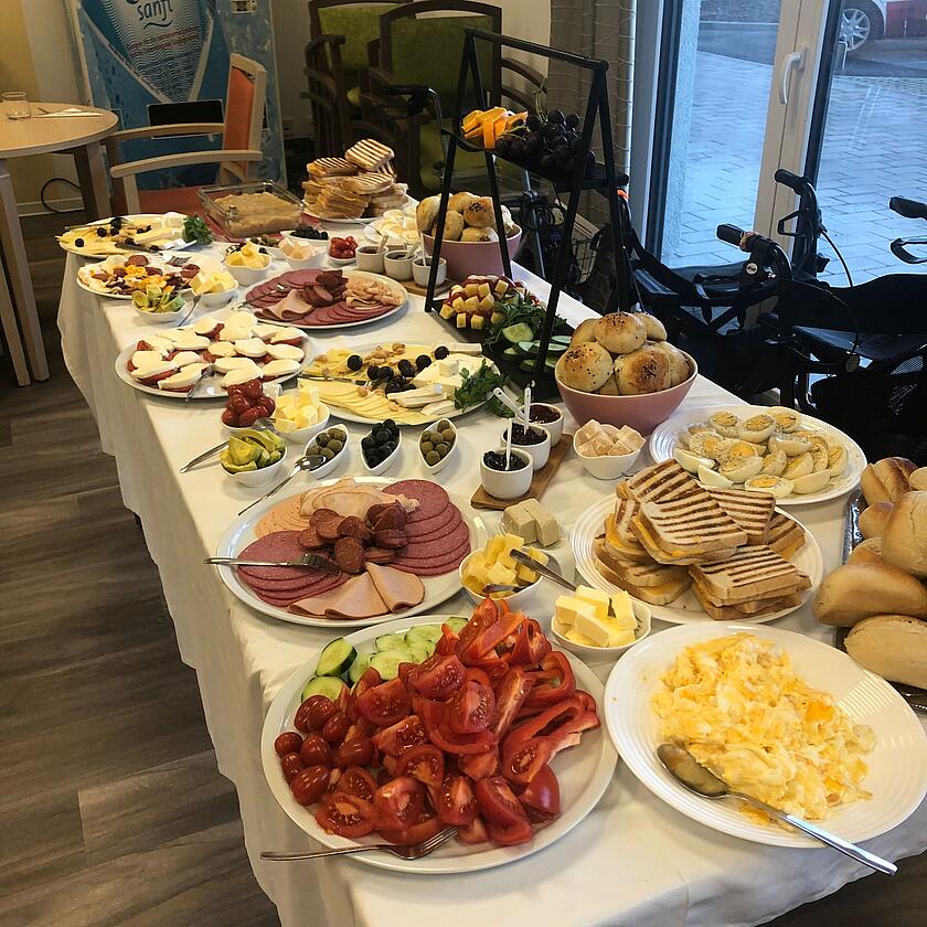 Frühstücksbuffet im Johanniter-Quartier Gersthofen