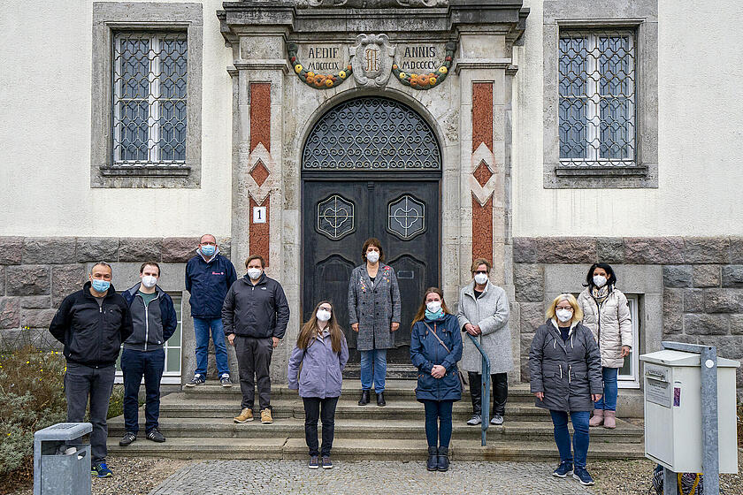 Die seniorenzeit.lives Regionalverbandes Schleswig-Holstein Süd/Ost sorgen für einen reibungslosen Ablauf der beiden Impflinien.