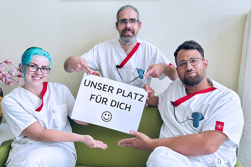 Nina, Bastian und Kilian sowie weitere Kolleginnen und Kollegen freun sich aauf interessierte Besucher und Besucherinnen.