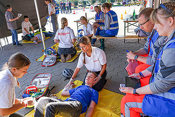 Die B-Mannschaft SSD Schule an der Wakenitz bei der Praxisaufgabe.
