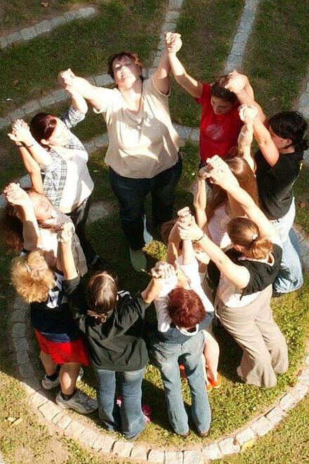 Symbolbild für Gruppentherapie in der Klinik am Korso für Essstörungen