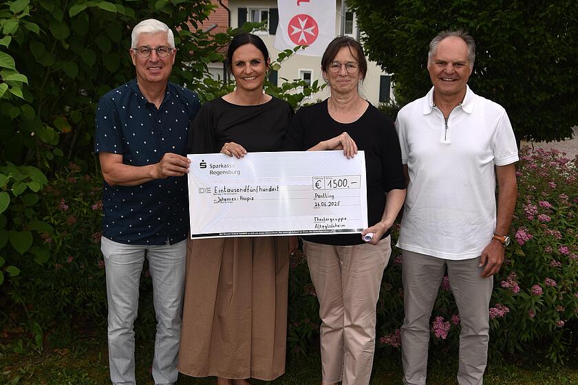Präsentation des Spendenchecks