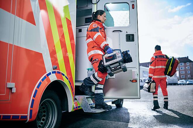 Die Notfall-, Rettungssanitäter und freiwilligen Rettungshelfer können im Ernstfall schnell helfen. 