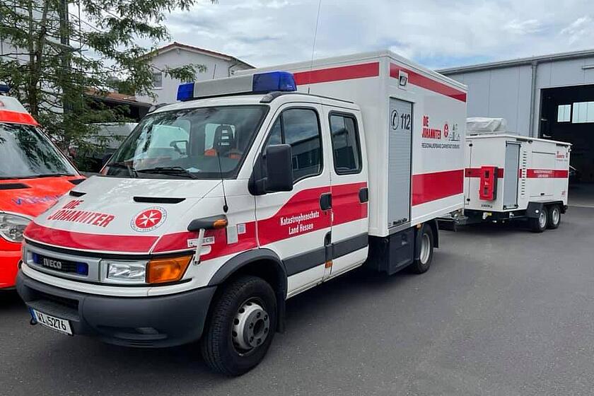 Air Rescue Nürburgring sowie Helfer aus dem RV Mittelhrein in Ahrweiler im Einsatz.