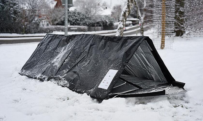 Ein Zelt im Schnee