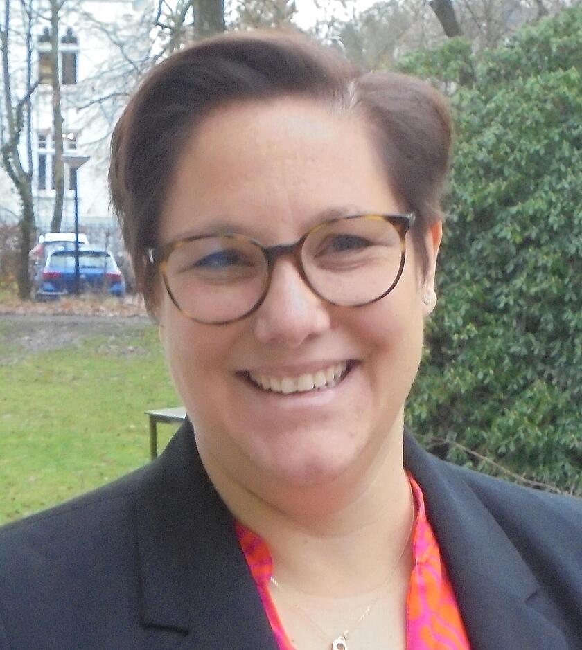 Frau Hildburg, Mitarbeiterin in der Verwaltung an der Klinik am Korso