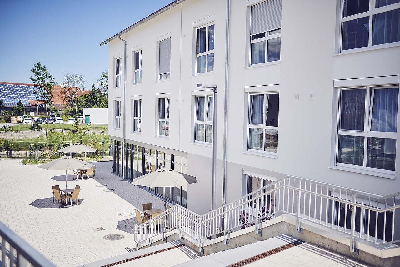 Die Terrasse im Johanniter-Seniorenzentrum Hermaringen
