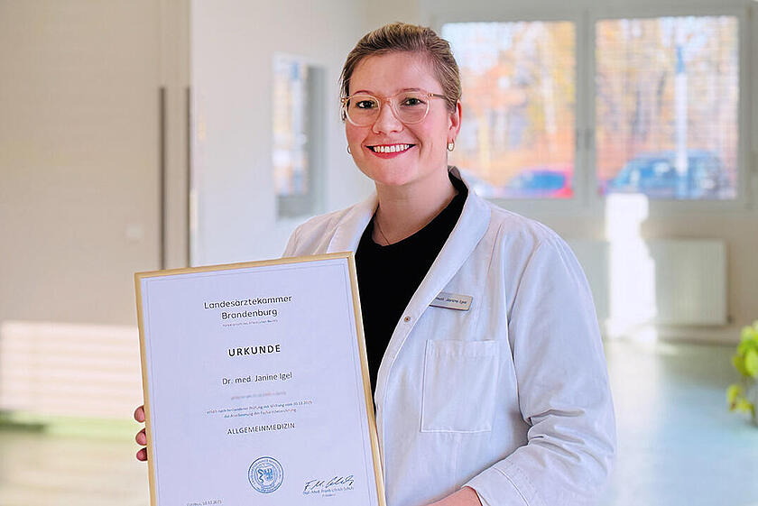 Dr. Janine Igel ist Fachärztin für Allgemeinmedizin.
