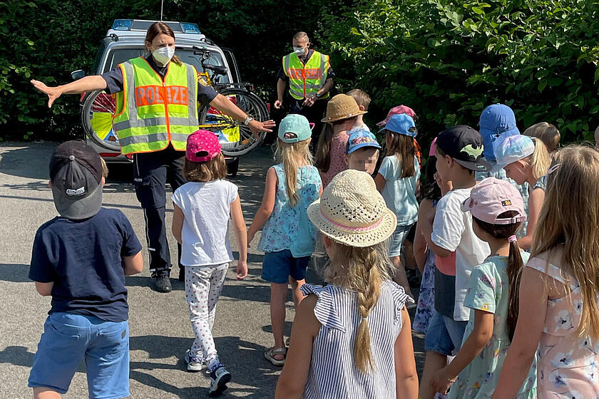 Besuch der Polizei in der Johanniter-Kinderinsel Reckendorf