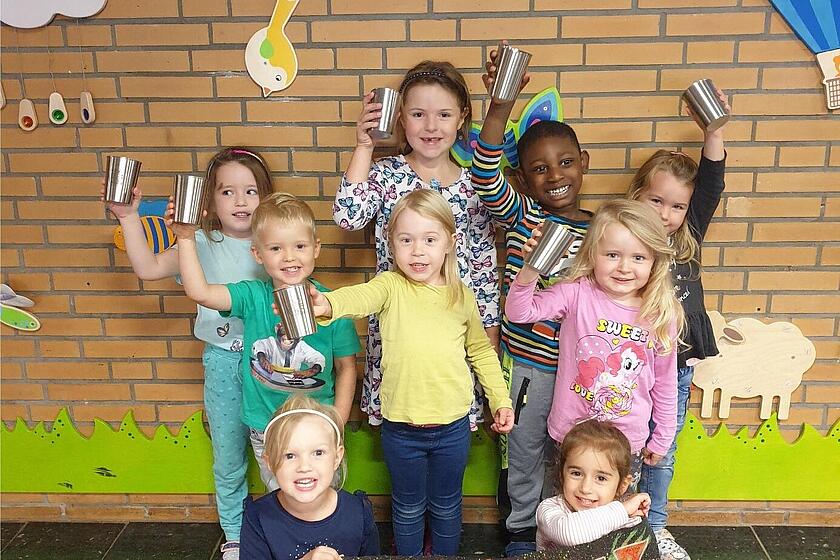 In der Kita Traumland freuen sich die Kinder über die neuen umweltfreundlichen Becher.
