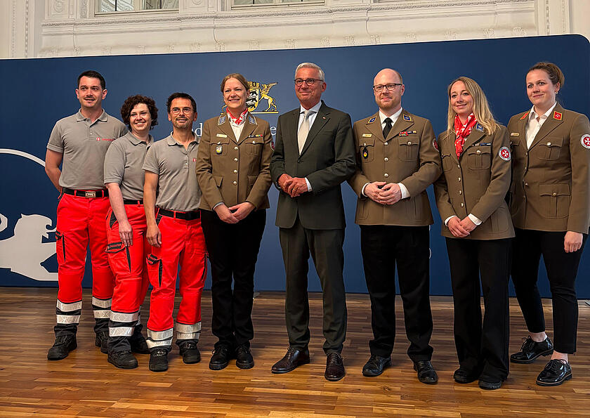 Gruppenbild Auszeichnung Fluthelfer