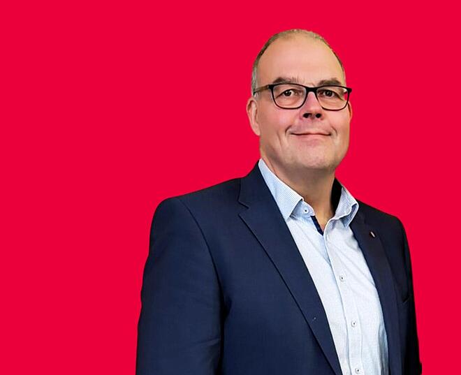 Porträtfoto Marco Schulte-Lünzum