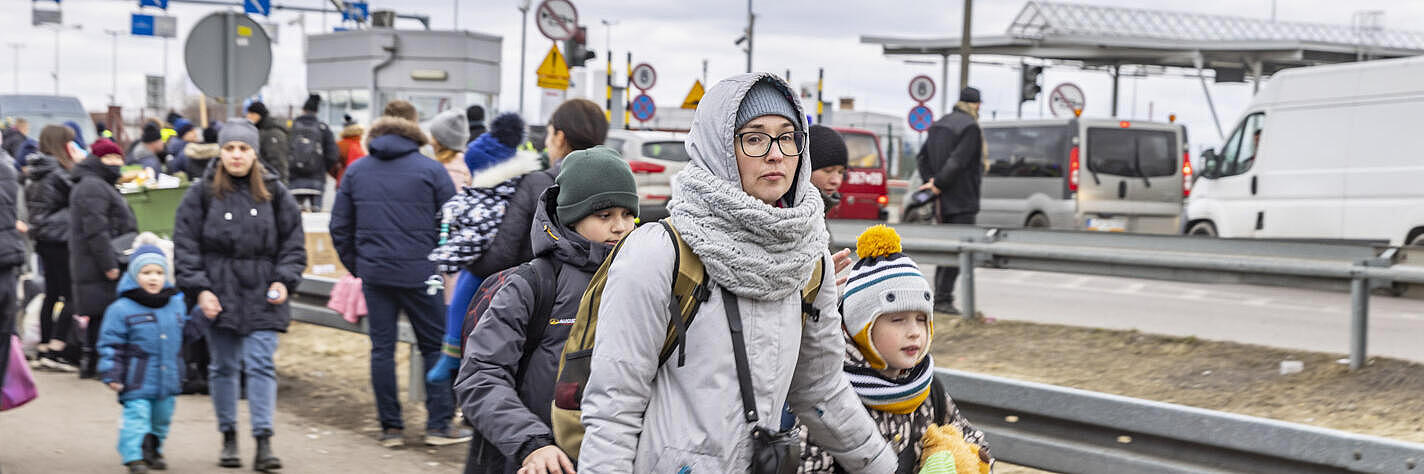 Eine ukrainische Familie auf der Flucht.