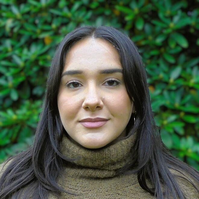 Frau Ajoran, Mitarbeiterin in der Psychotherapie an der Klinik am Korso