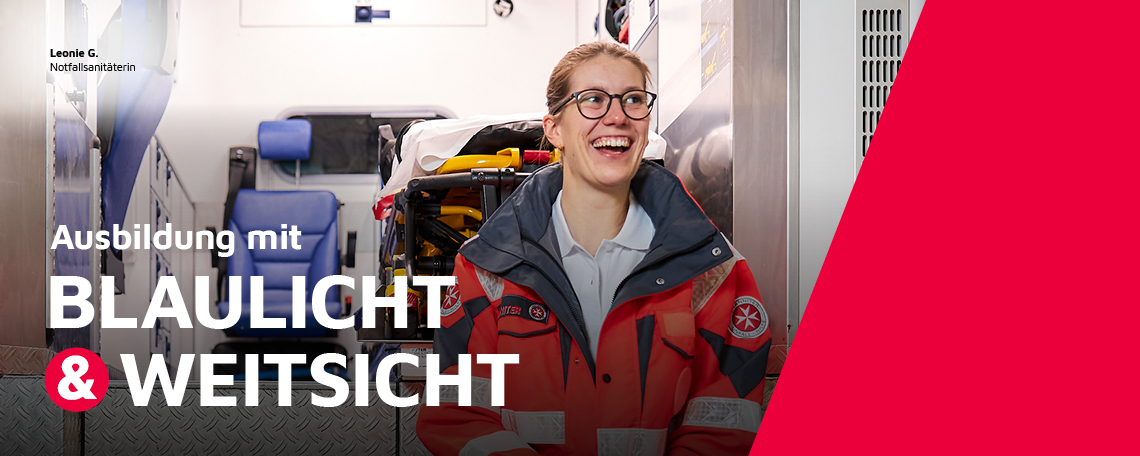 Eine Auszubildende zur Notfallsanitäterin bei den Johannitern.